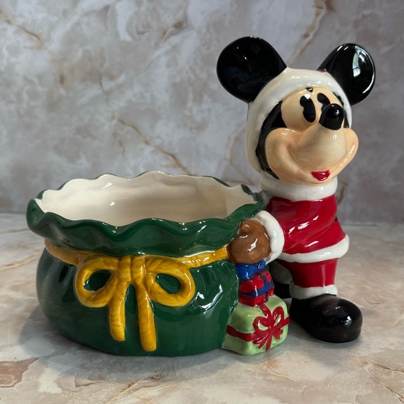 Disney Holiday Disney Ceramic Base Mickey Mouse Christmas Theme
